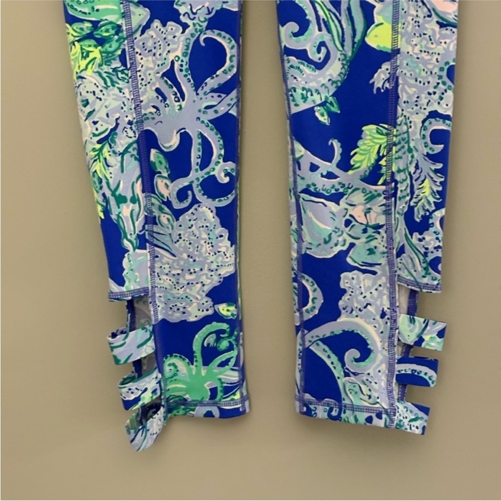 Lilly Pulitzer Luxletic Weekender Cropped Leggings Blue Current Sea Sirens Small - Picture 3 of 14